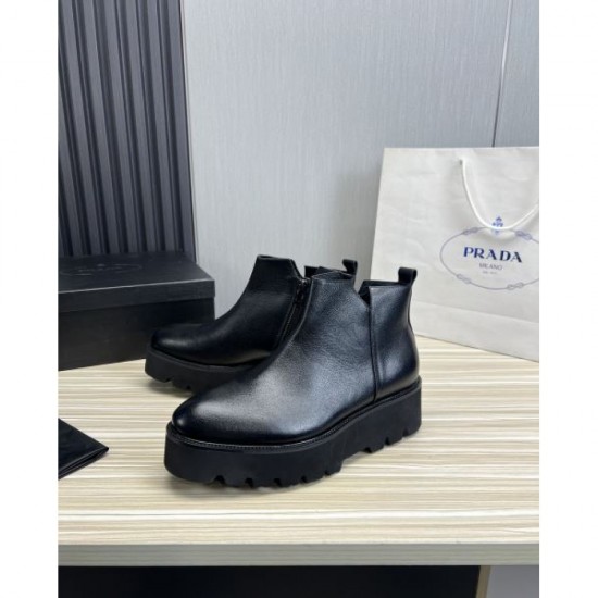 PRADA Prada competition is inevitable! 2023FW boots you definitely want to check out PRADA Prada competition is inevitable! 2023FW boots you definitely want to check out