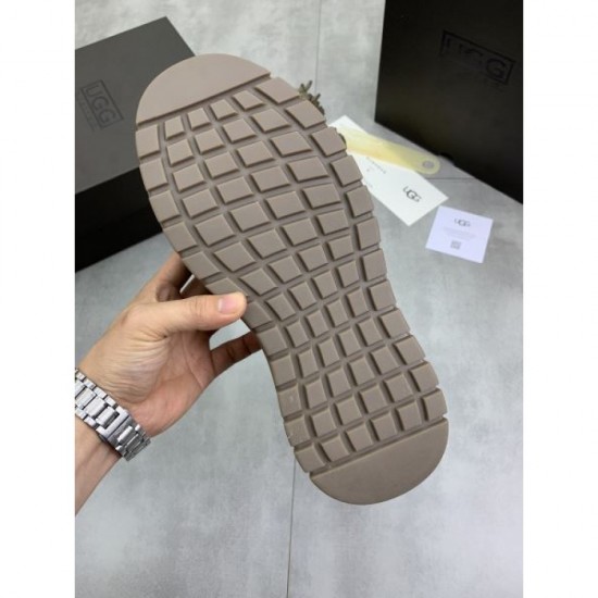 Stylish 2023FW boots incorporating UGG trends Stylish 2023FW boots incorporating UGG trends