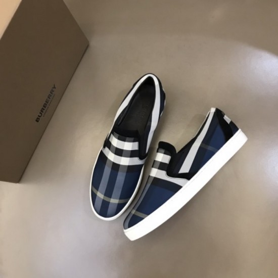 BURBERRY Burberry casual shoes 2023AW magazine published domestic BURBERRY Burberry casual shoes 2023AW magazine published domestic