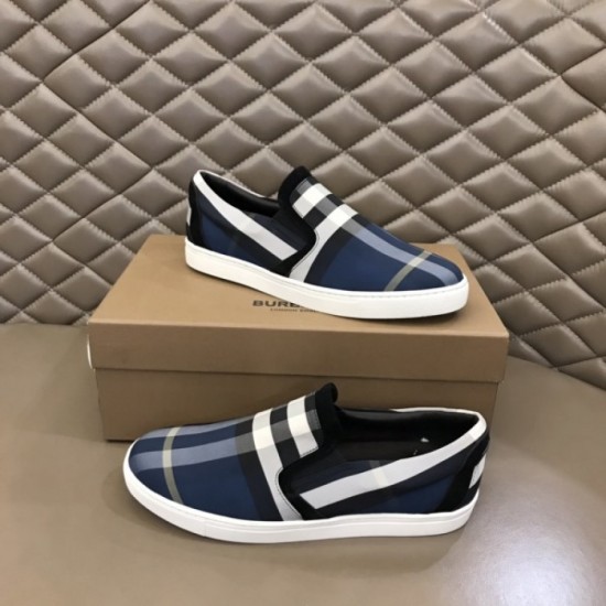 BURBERRY Burberry casual shoes 2023AW magazine published domestic BURBERRY Burberry casual shoes 2023AW magazine published domestic
