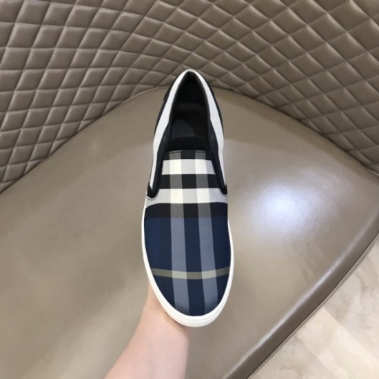 BURBERRY Burberry casual shoes 2023AW magazine published domestic BURBERRY Burberry casual shoes 2023AW magazine published domestic