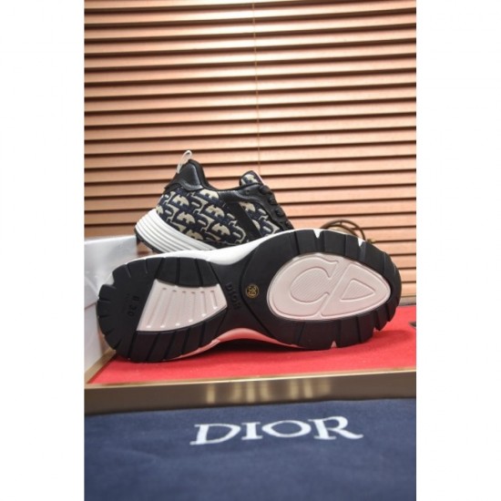 This autumn is decided in this 2023FW casual shoes DIOR Dior This autumn is decided in this 2023FW casual shoes DIOR Dior