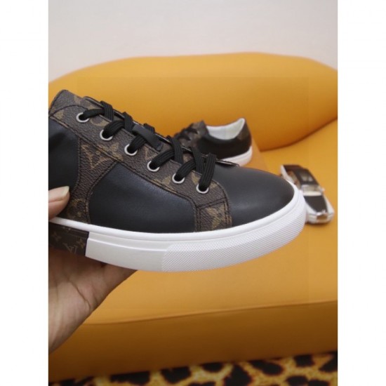 LOUIS VUITTON Louis Vuitton casual shoes 2023AW hard-to-find items LOUIS VUITTON Louis Vuitton casual shoes 2023AW hard-to-find items