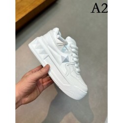 Leading role of coordination 2023SS casual shoes VALENTINO Valentino