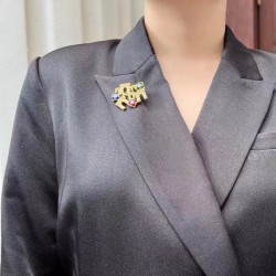 CELINE Celine brooch 2023SS popular item in magazines and towns
