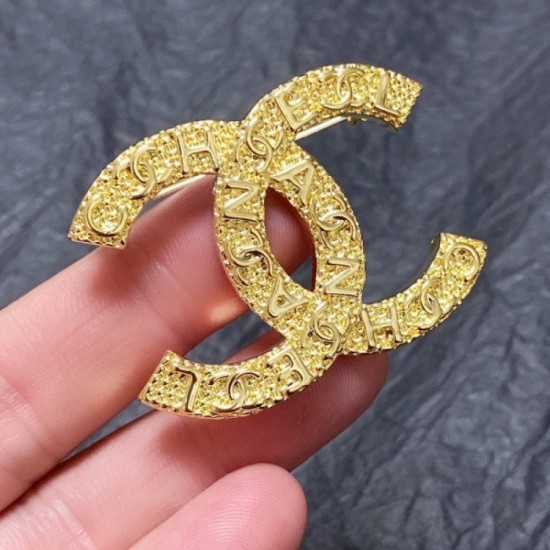 2023SS Brooch Lighten up your casual style CHANEL Chanel 2023SS Brooch Lighten up your casual style CHANEL Chanel