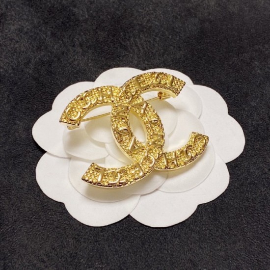 2023SS Brooch Lighten up your casual style CHANEL Chanel 2023SS Brooch Lighten up your casual style CHANEL Chanel
