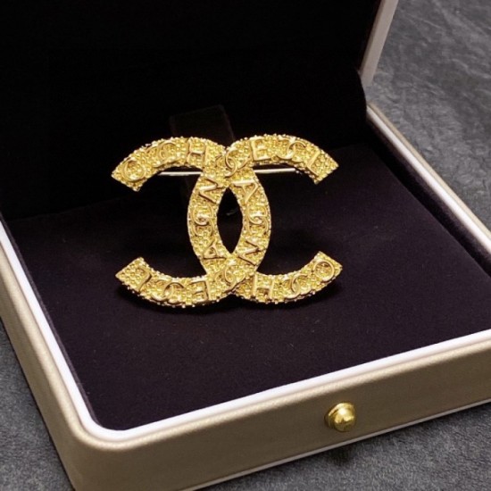2023SS Brooch Lighten up your casual style CHANEL Chanel 2023SS Brooch Lighten up your casual style CHANEL Chanel