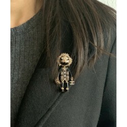 2023SS brooch CHANEL Chanel which is very popular with celebrities now