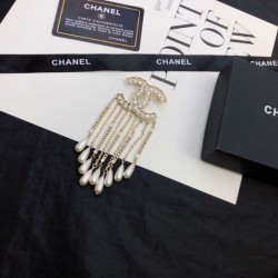 2023FW Brooch CHANEL Transform into a beautiful outfit