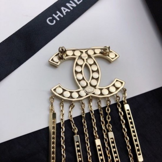 2023FW Brooch CHANEL Transform into a beautiful outfit 2023FW Brooch CHANEL Transform into a beautiful outfit