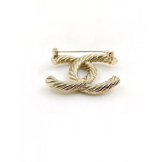 CHANEL New winter 2023FW brooch that can create a new look CHANEL New winter 2023FW brooch that can create a new look