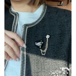 CHANEL Latest advance fashionable logo 2023FW brooch