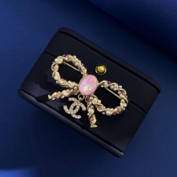 CHANEL CHANEL continues to be popular 2023FW brooch