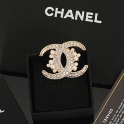 CHANEL New winter 2023FW brooch that can create a new look