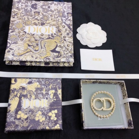 2023SS brooch A new DIOR Dior that has been featured in many magazines 2023SS brooch A new DIOR Dior that has been featured in many magazines