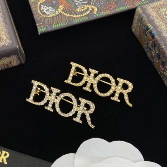2023SS brooch Last year's popular item new DIOR Dior 2023SS brooch Last year's popular item new DIOR Dior