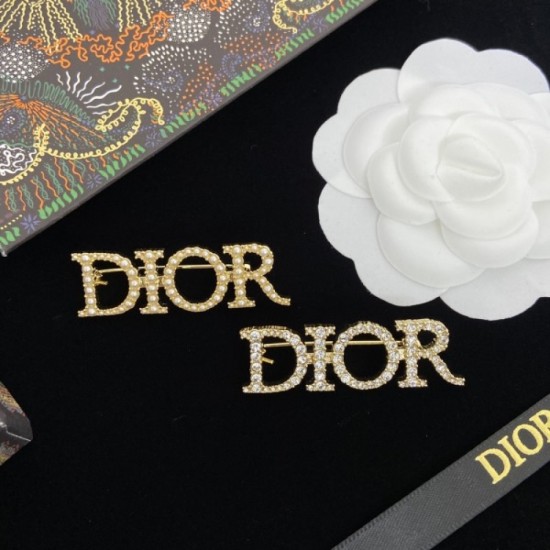 2023SS brooch Last year's popular item new DIOR Dior 2023SS brooch Last year's popular item new DIOR Dior