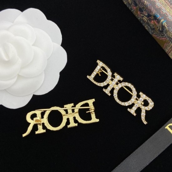 2023SS brooch Last year's popular item new DIOR Dior 2023SS brooch Last year's popular item new DIOR Dior