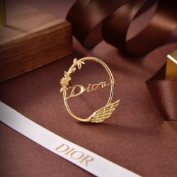 DIOR Dior Brooch 2023SS Become the latest trend of the year