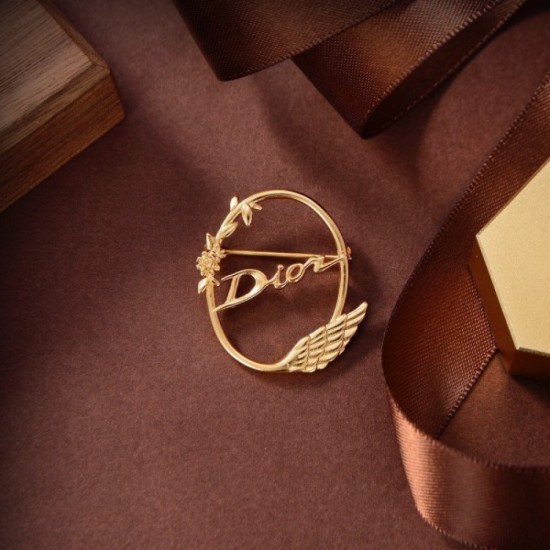 DIOR Dior Brooch 2023SS Become the latest trend of the year DIOR Dior Brooch 2023SS Become the latest trend of the year