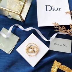 DIOR Dior brooch 2023SS Enjoy spring and summer fashion