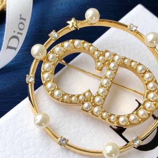 DIOR Dior brooch 2023SS Enjoy spring and summer fashion DIOR Dior brooch 2023SS Enjoy spring and summer fashion
