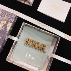 DIOR Dior 2023FW brooch that gives you a youthful impression and a lively look