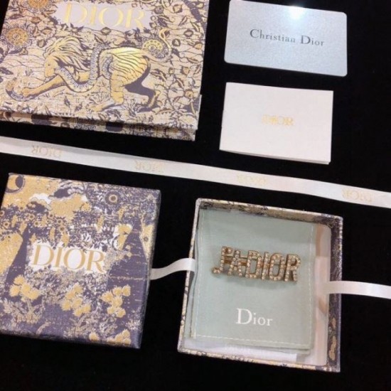 DIOR Dior 2023FW brooch that gives you a youthful impression and a lively look DIOR Dior 2023FW brooch that gives you a youthful impression and a lively look
