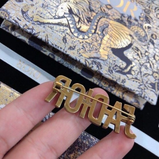 DIOR Dior 2023FW brooch that gives you a youthful impression and a lively look DIOR Dior 2023FW brooch that gives you a youthful impression and a lively look