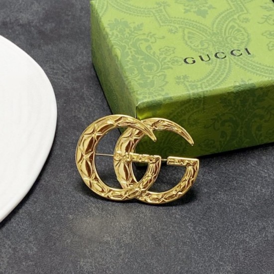 GUCCI Gucci brooch 2023SS A new work that has been featured in many magazines GUCCI Gucci brooch 2023SS A new work that has been featured in many magazines