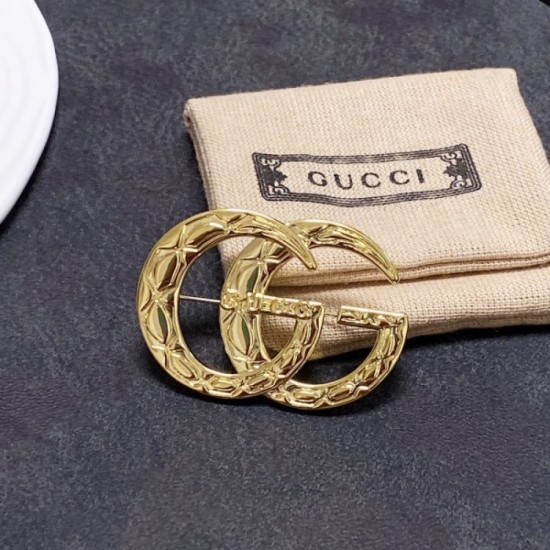 GUCCI Gucci brooch 2023SS A new work that has been featured in many magazines GUCCI Gucci brooch 2023SS A new work that has been featured in many magazines