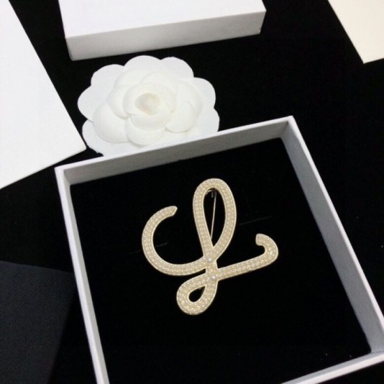 LOEWE Loewe brooch 2023SS Enjoy the latest summer style LOEWE Loewe brooch 2023SS Enjoy the latest summer style