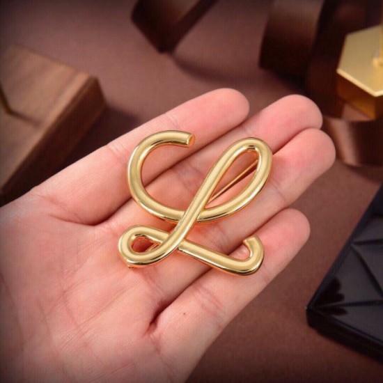 LOEWE New item this winter 2023FW brooch that you can take for granted LOEWE New item this winter 2023FW brooch that you can take for granted