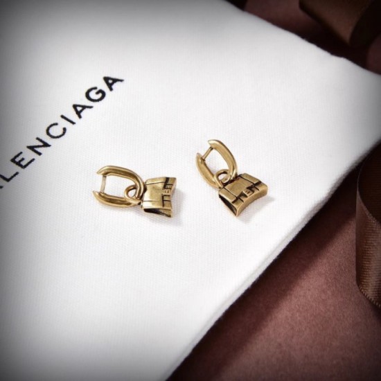 BALENCIAGA Balenciaga Earrings 2023SS You should pay attention to this spring and summer BALENCIAGA Balenciaga Earrings 2023SS You should pay attention to this spring and summer