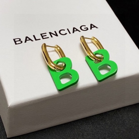 BALENCIAGA Balenciaga earrings 2023SS will definitely be popular this summer BALENCIAGA Balenciaga earrings 2023SS will definitely be popular this summer