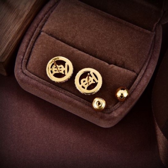 2023FW earrings BURBERRY Burberry is gaining attention now 2023FW earrings BURBERRY Burberry is gaining attention now