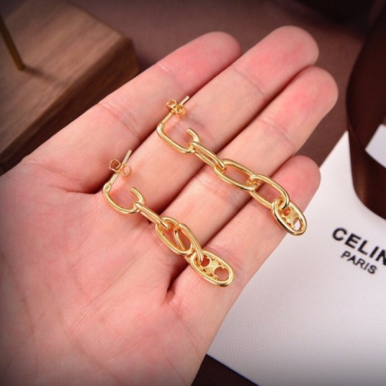 2023SS Earrings Nice coordination is a hot topic CELINE Celine 2023SS Earrings Nice coordination is a hot topic CELINE Celine