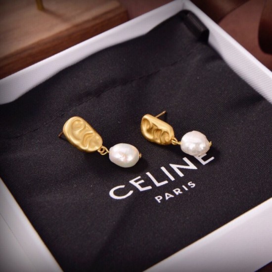 2023SS earrings New products continue to be very popular CELINE Celine 2023SS earrings New products continue to be very popular CELINE Celine