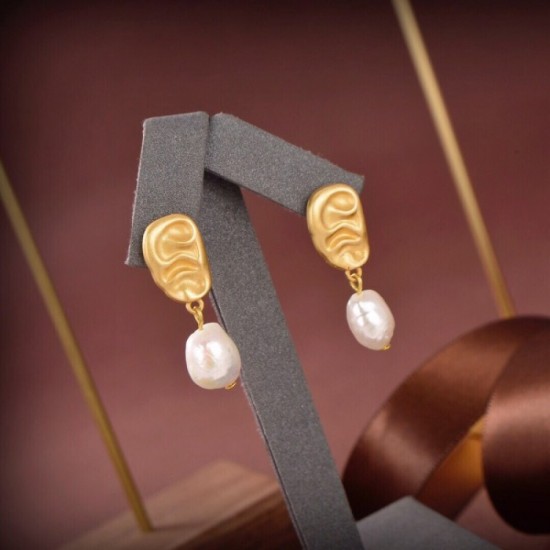 2023SS earrings New products continue to be very popular CELINE Celine 2023SS earrings New products continue to be very popular CELINE Celine