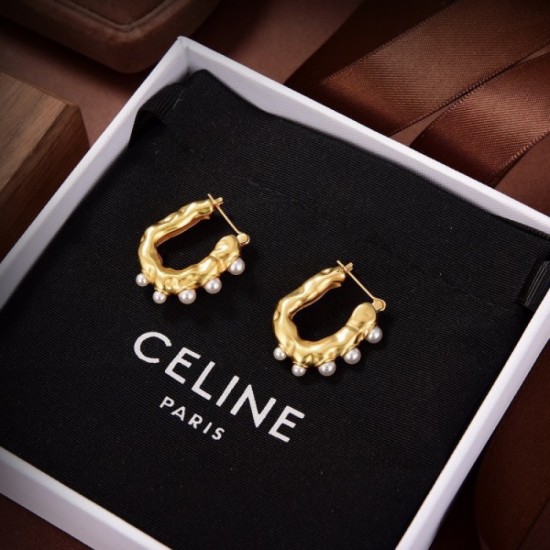 CELINE Celine Earrings 2023SS Must be sold out ☆ As soon as possible CELINE Celine Earrings 2023SS Must be sold out ☆ As soon as possible