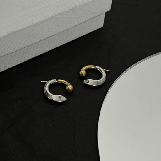 CELINE Celine Earrings 2023SS Summer new work with a sense of stability CELINE Celine Earrings 2023SS Summer new work with a sense of stability