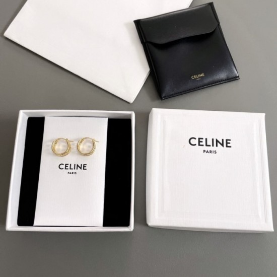 CELINE Celine Earrings 2023SS Spring/Summer latest work sold out inevitable CELINE Celine Earrings 2023SS Spring/Summer latest work sold out inevitable