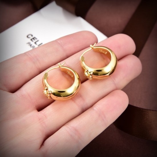 CELINE Celine earrings 2023SS long season active CELINE Celine earrings 2023SS long season active