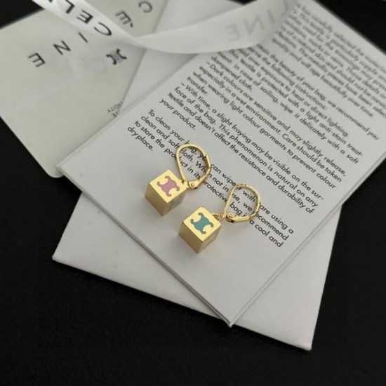 2023FW Earrings CELINE Celine This season has a sense of fashion 2023FW Earrings CELINE Celine This season has a sense of fashion