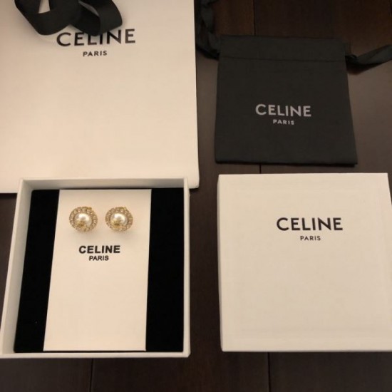2023FW Earrings CELINE Celine Popular item in magazines and the city 2023FW Earrings CELINE Celine Popular item in magazines and the city