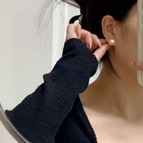 2023FW Earrings CELINE Celine continues to be a popular item 2023FW Earrings CELINE Celine continues to be a popular item