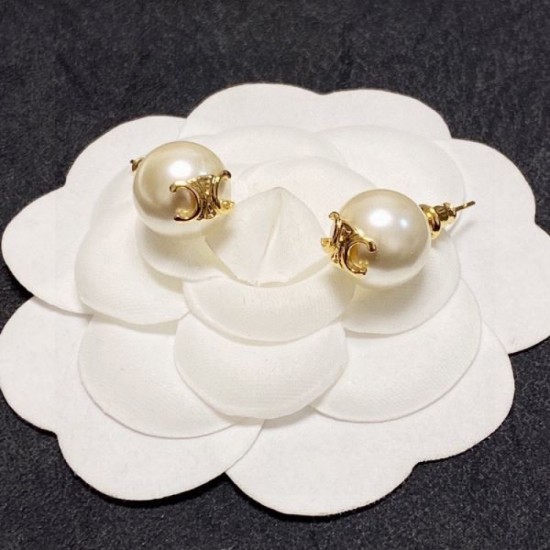 2023FW Earrings CELINE Celine continues to be a popular item 2023FW Earrings CELINE Celine continues to be a popular item