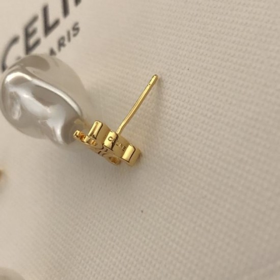2023FW Earrings CELINE Celine continues to attract attention 2023FW Earrings CELINE Celine continues to attract attention