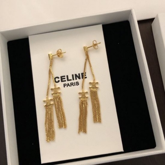 CELINE 2023FW earrings that are easy to balance CELINE 2023FW earrings that are easy to balance